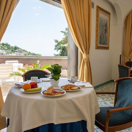 Hotel Montana Sant'Agata sui due Golfi Eksteriør billede