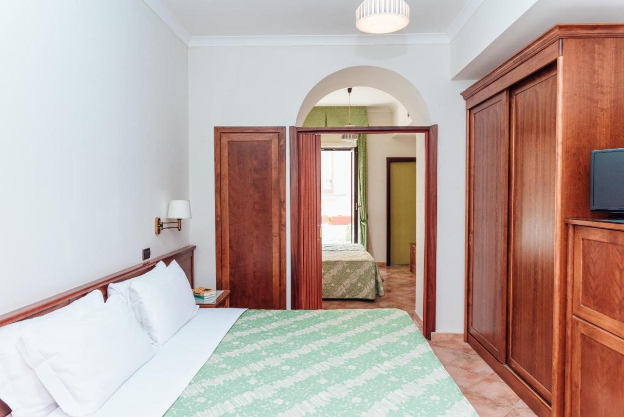 Hotel Montana Sant'Agata sui due Golfi Eksteriør billede