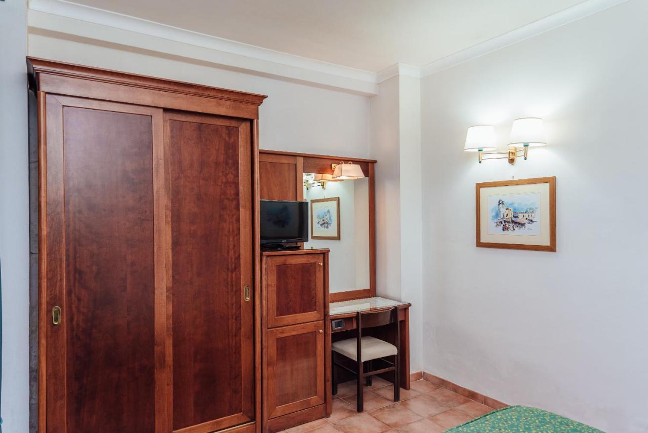 Hotel Montana Sant'Agata sui due Golfi Eksteriør billede